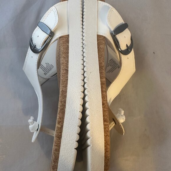 Izod  Charcy, White Flat Thong Sandal  Women Size 10      NEW with Box - Picture 4 of 6